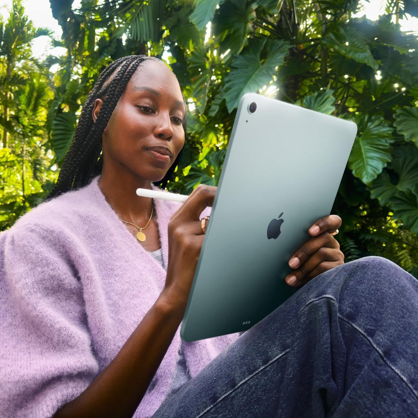 Apple iPad Air 13-inch with M3 chip: Built for Apple Intelligence, Liquid Retina Display, 128 GB, 12MP Front/Back Camera, Wi-Fi 6E, Touch ID, All-Day Battery Life